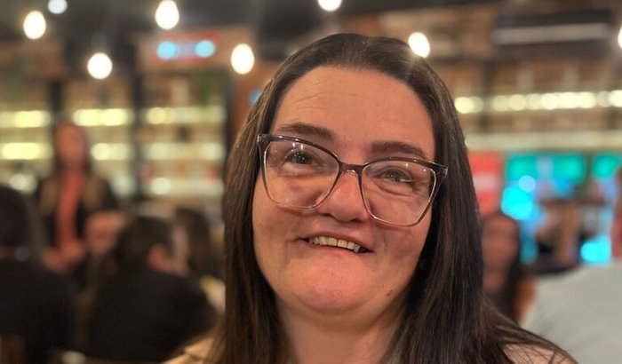 Vamos ajudar nossa amiga Lara